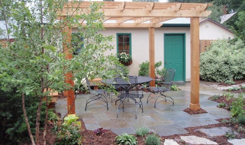 Metal or Wood Pergola: Selecting the Right Structure for Lasting Outdoor Comfort