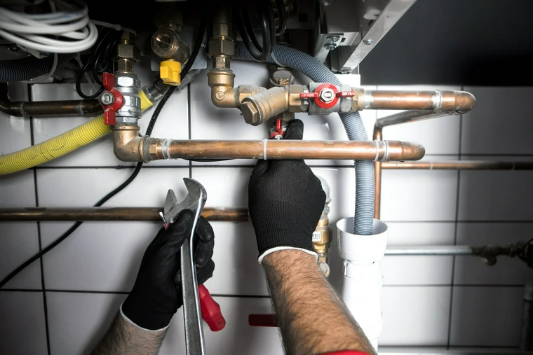 6 Critical Steps to Take Immediately After a Home Plumbing Burst